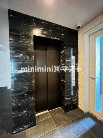 アドバンス難波南ワイズのエントランス