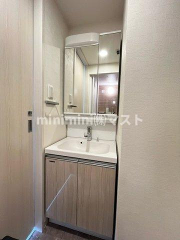 アドバンス難波南ワイズの独立洗面台