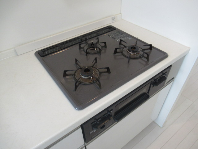 ラムール東二見のキッチン