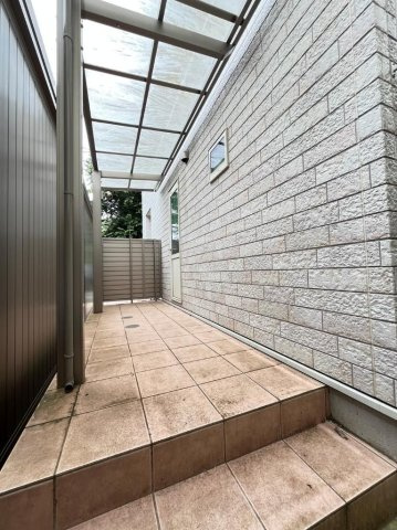 小平市大沼町２丁目の中古一戸建の玄関