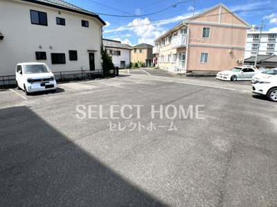 【駐車場】 | サニーウェル希 | 駐車場があるので、車を買う予定の方も安心です