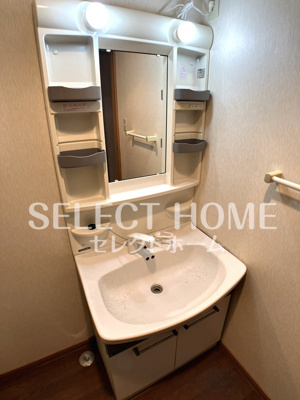 【独立洗面台】 | サニーウェル希 | 独立洗面台、小物を置くことができて便利です