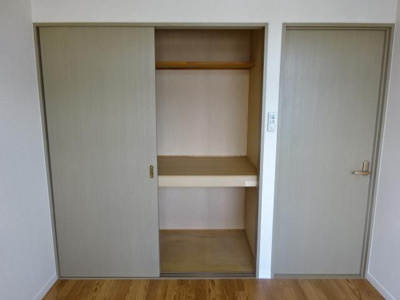 【収納】 | ヒルトップ内張 | 洋室2収納（イメージ）