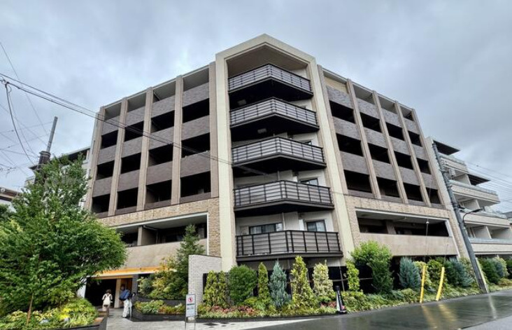 グレンドール新宿牛込柳町の外観