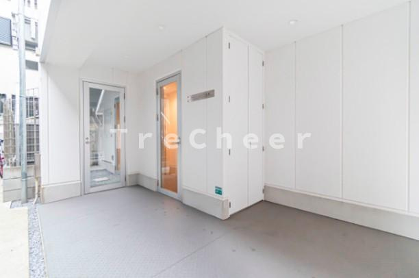 アーバンタワー池袋のエントランス