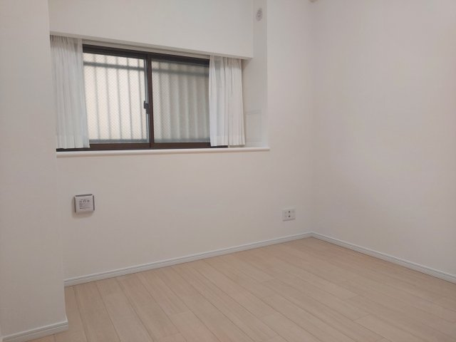 ファミール逆瀬川ザ・ガーデンの洋室|洋室約5.5帖