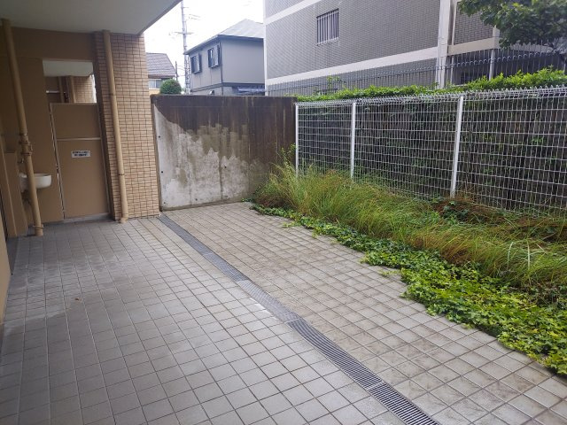 ファミール逆瀬川ザ・ガーデンの庭|専用庭