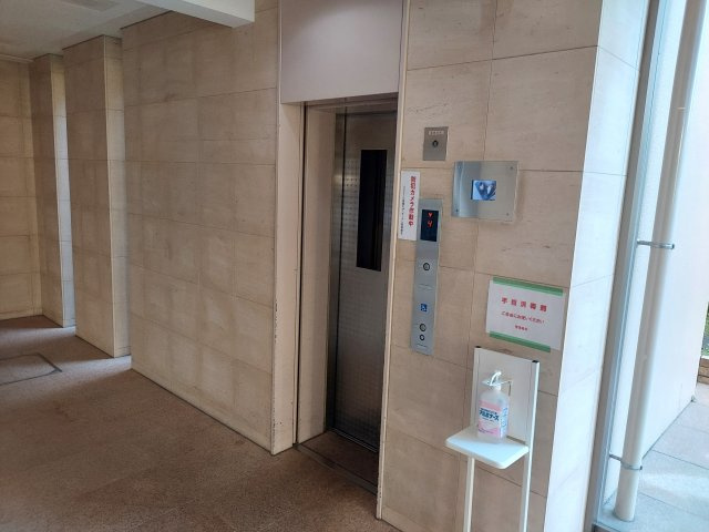 ファミール逆瀬川ザ・ガーデンのその他共用部分|エレベーター前