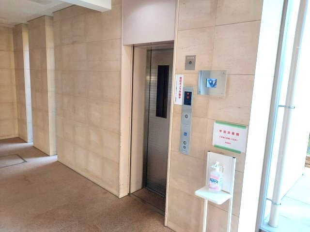 ファミール逆瀬川ザ・ガーデンのその他共用部分|エレベーター前