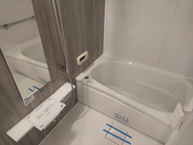 ファミール逆瀬川ザ・ガーデンの浴室|浴室乾燥機付き