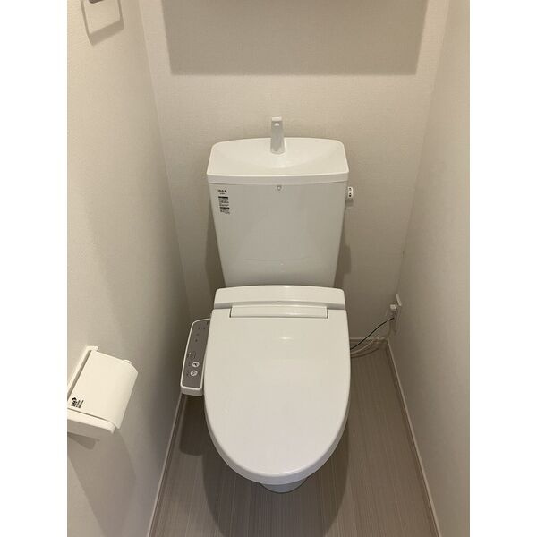 ゼオ志賀本通　名古屋市賃貸　仲介手数料無料のトイレ