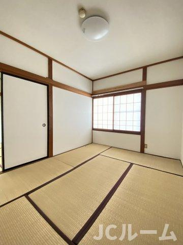 ラルースの和室