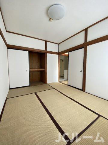 ラルースの和室