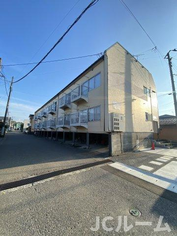 ラルースの駐車場