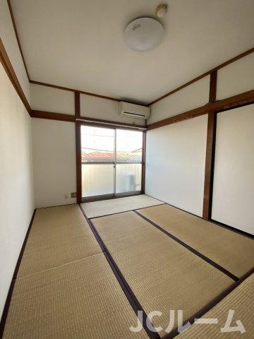 ラルースの和室