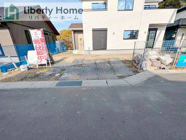 笠間市平町23-P1　6号棟　新築戸建の駐車場