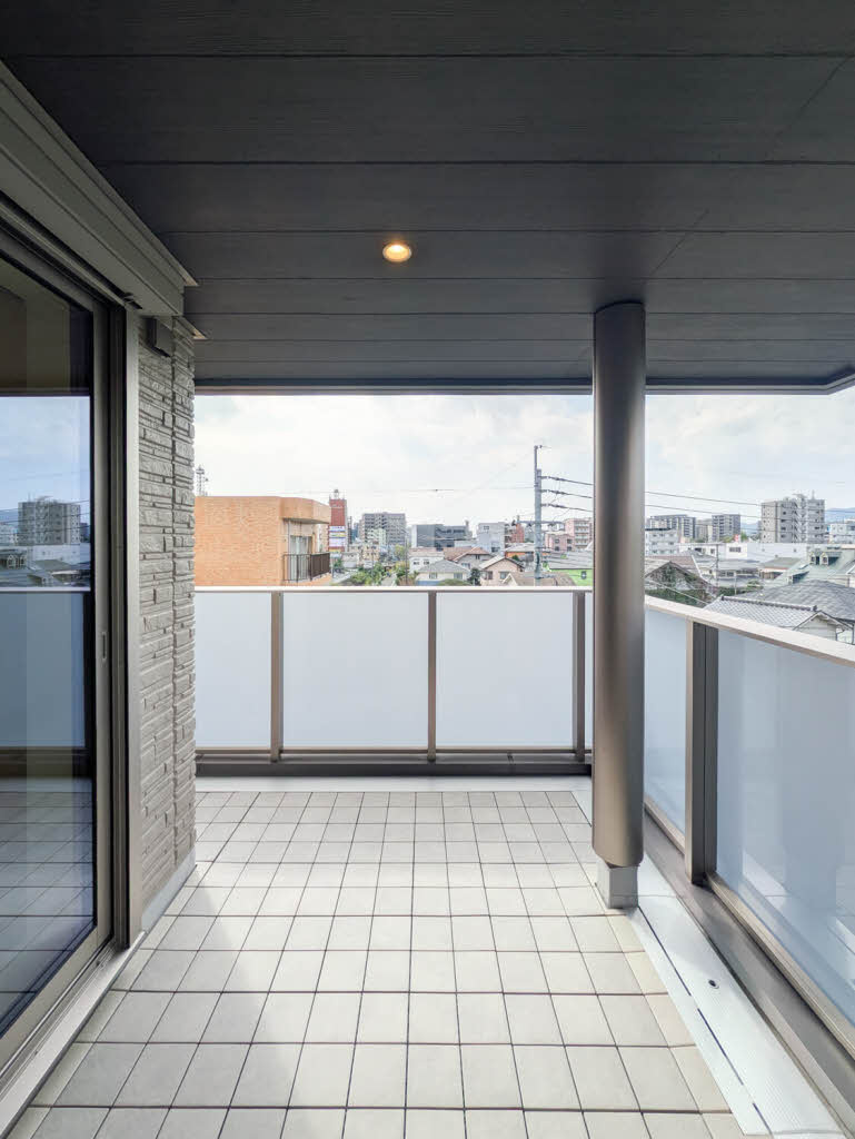 熊本市中央区新屋敷３丁目の賃貸マンションのバルコニー
