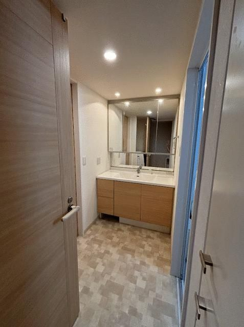 立川市栄町４丁目の中古マンションの独立洗面台