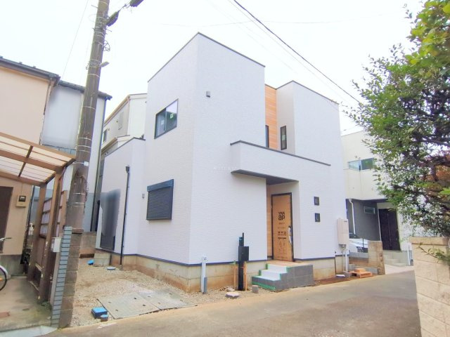 入間郡三芳町大字藤久保の新築一戸建の外観|2025年11月撮影　
鶴瀬駅徒歩13分、閑静な住宅街♪
住宅性能評価書取得で安心の新築一戸建て！
資料請求やご見学などお気軽にお問い合わせください。