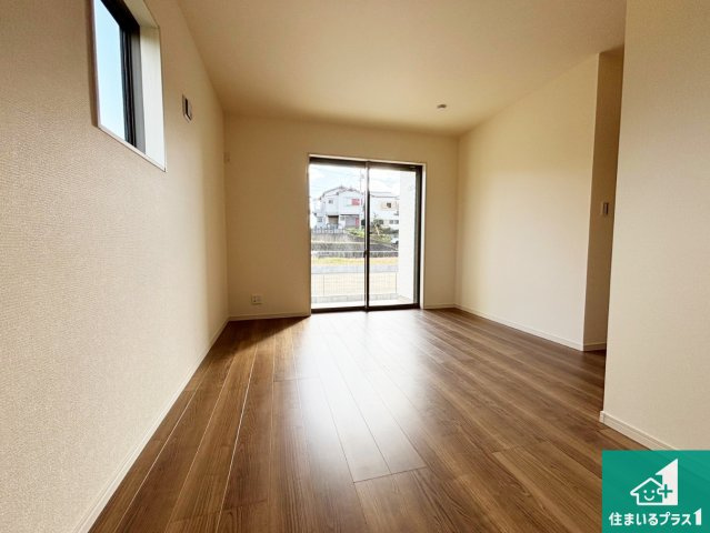 13(土)14(日)現地説明会開催　生駒郡斑鳩町龍田の洋室|シンプルな洋室は、自分好みのインテリアが楽しめます♪ご家族とインテリアや家具を選びに行くのは新築購入時の醍醐味の一つです。ぜひお楽しみください♪