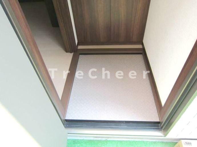 フォレスト鷹ノ羽の玄関