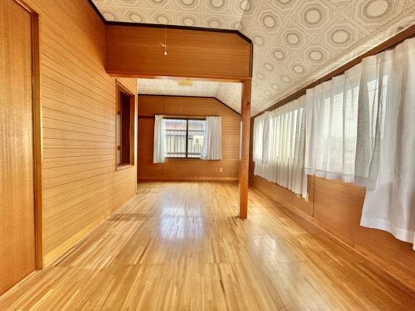 高知市鴨部2丁目 戸建ての洋室