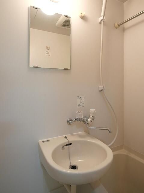 ＡＲＴＥＳＳＩＭＯ　ＩＳＭの洗面所