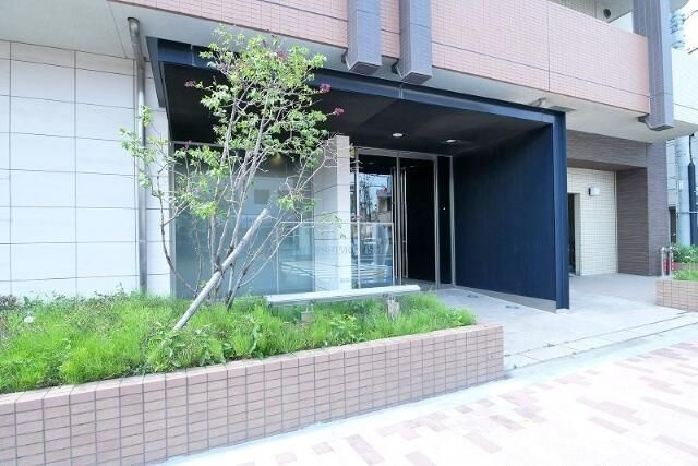 ＡＲＴＥＳＳＩＭＯ　ＩＳＭのエントランス