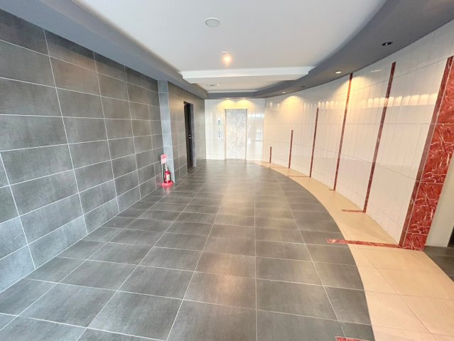 セレニテ西中島アリア壱番館のロビー