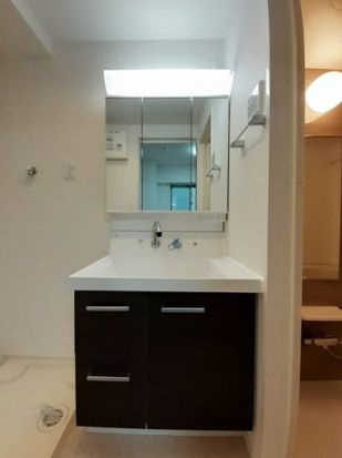 オルフェ門仲の独立洗面台