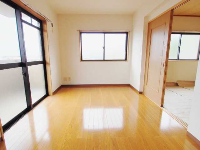 グランドハイツの洋室