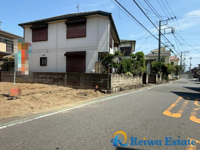 売地　茅ヶ崎市旭が丘の前面道路含む現地写真