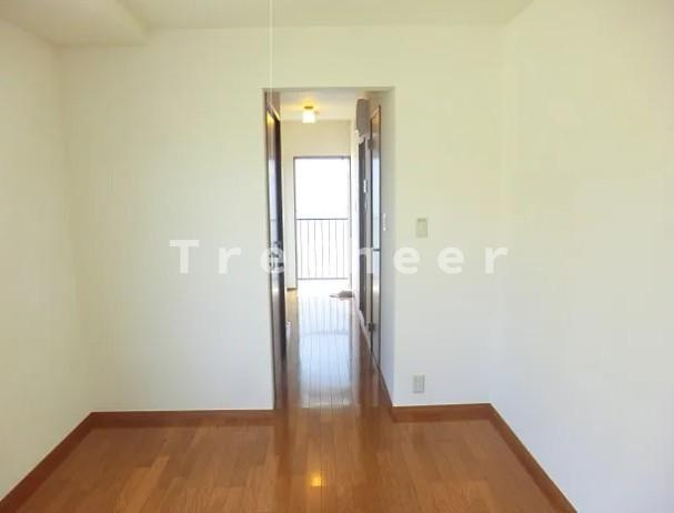 ロイヤル中十条の寝室