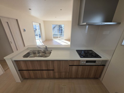 【キッチン】 | リーブルガーデン．Ｓ　深谷東方第２　 | ４号棟現地キッチン（2025年11月21日）撮影