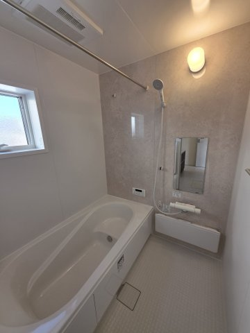 【浴室】 | リーブルガーデン．Ｓ　深谷東方第２　 | ４号棟現地浴室（2025年11月21日）撮影