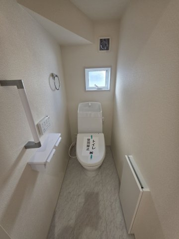 【トイレ】 | リーブルガーデン．Ｓ　深谷東方第２　 | ４号棟現地トイレ（2025年11月21日）撮影