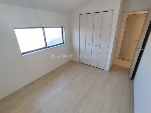 【洋室】 | 川越市かすみ野第6　全2棟　２号棟 | 洋室5.3帖北西側、個人の部屋や寝室として使える洋室です