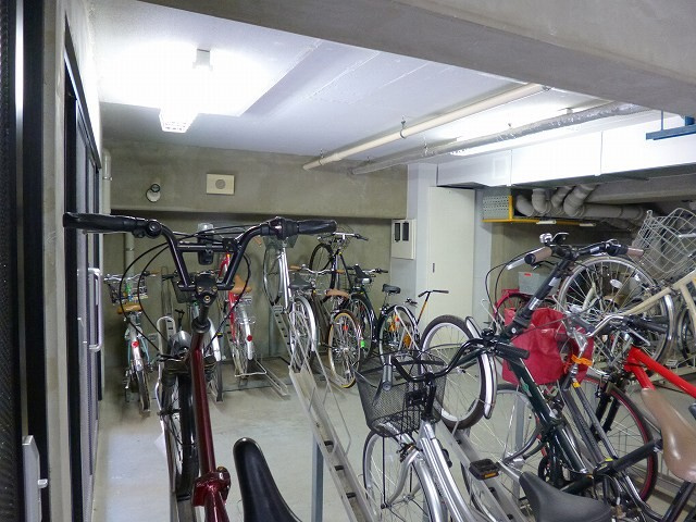 エスティメゾン浅草駒形の設備|駐輪場