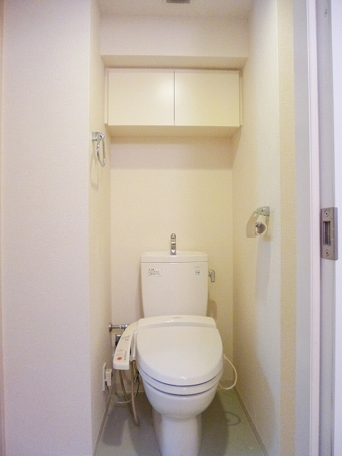 エスティメゾン浅草駒形のトイレ|温水洗浄便座です