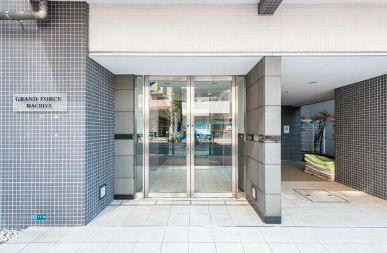 【エントランス】 | グランフォース町屋 | 清潔なエントランスです