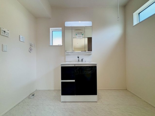 リナージュ／東区秋津1丁目第1期／1号棟の独立洗面台