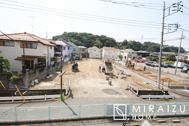 【前面道路含む現地写真】 | 現地見学やご案内は、周辺環境と合わせてエリアの特性を存分にお伝えできるような思いでに残るご案内に努めます。
