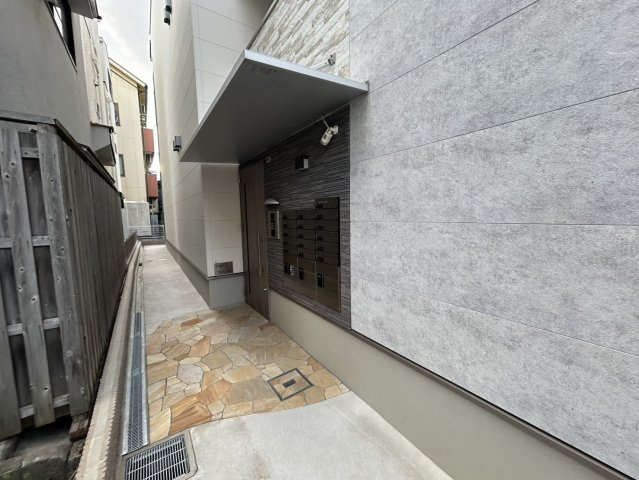 フジパレス阪急神崎川南1番館のエントランス