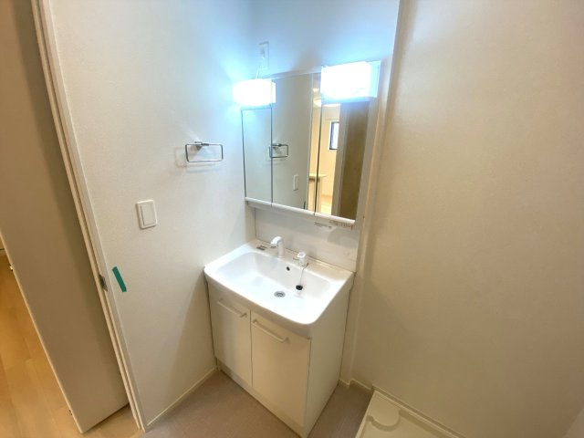 ファミリアメゾン　Ⅰの独立洗面台