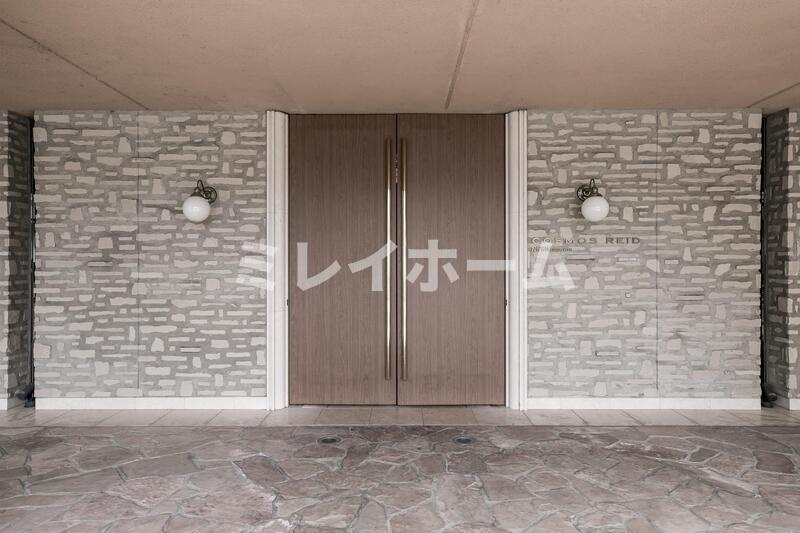 コスモリード西馬込のエントランス