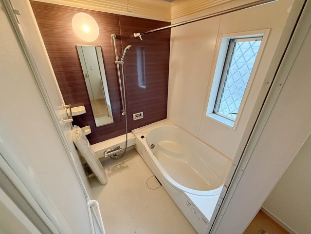 堺市東区大美野　中古戸建の浴室