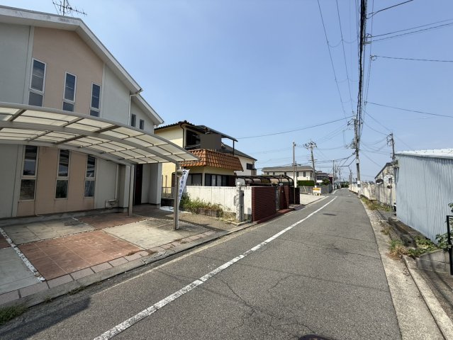 堺市東区大美野　中古戸建の前面道路含む現地写真