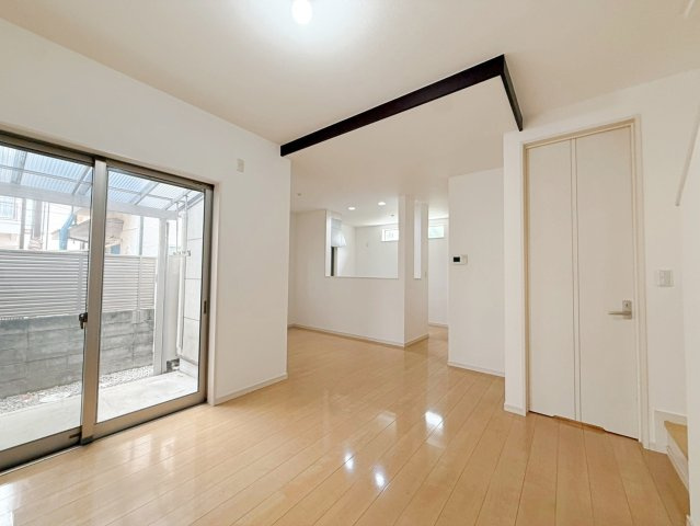 堺市東区大美野　中古戸建の居間・リビング