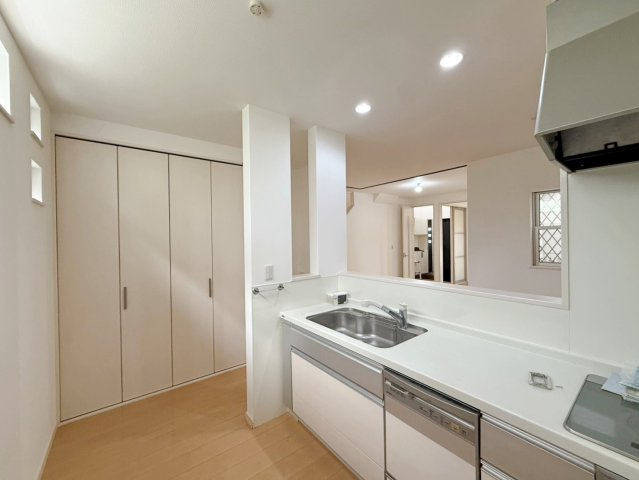 堺市東区大美野　中古戸建のキッチン