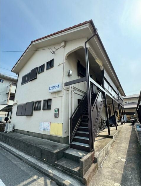 ヌノカワコーポのエントランス